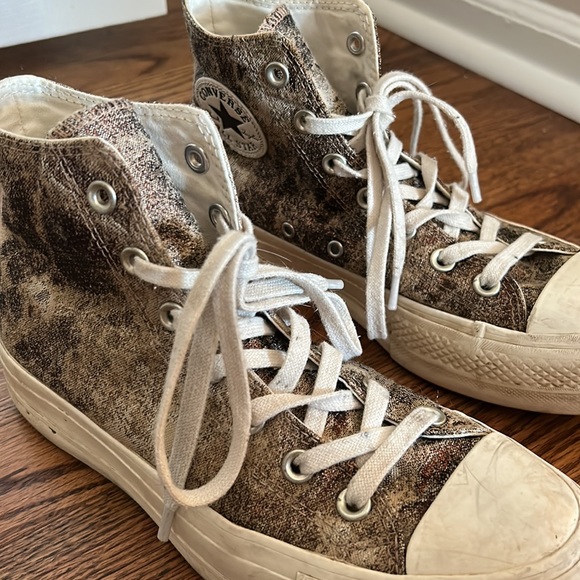 Metallic Brown Converse Size 7 Women's - Picture 2 of 6